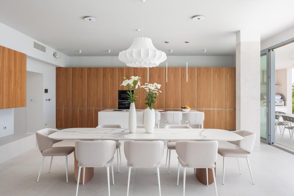 Kitchen or kitchenette, Living room, Seating area, Dining area