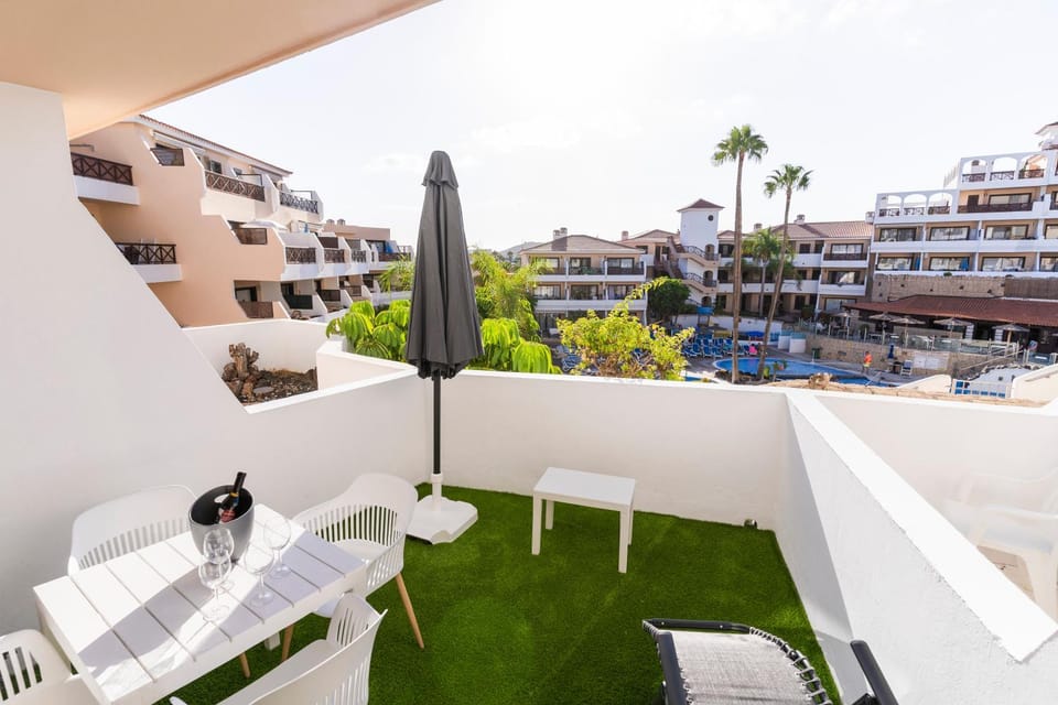 Balcony/Terrace, Pool view