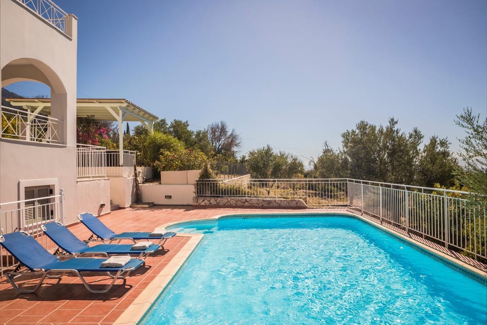 Patio, Swimming pool, Swimming pool