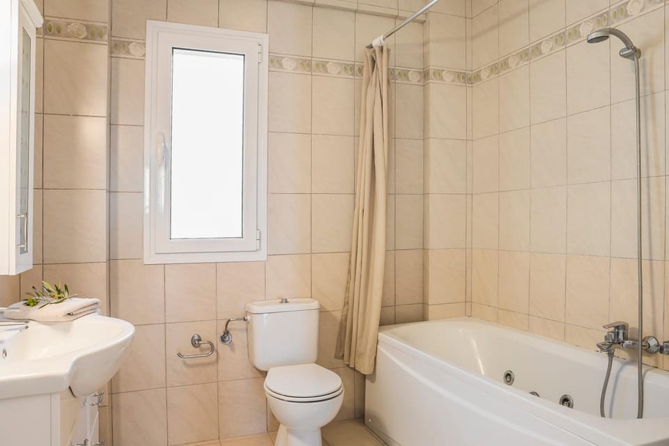 Toilet, Bathroom, Bath, towels