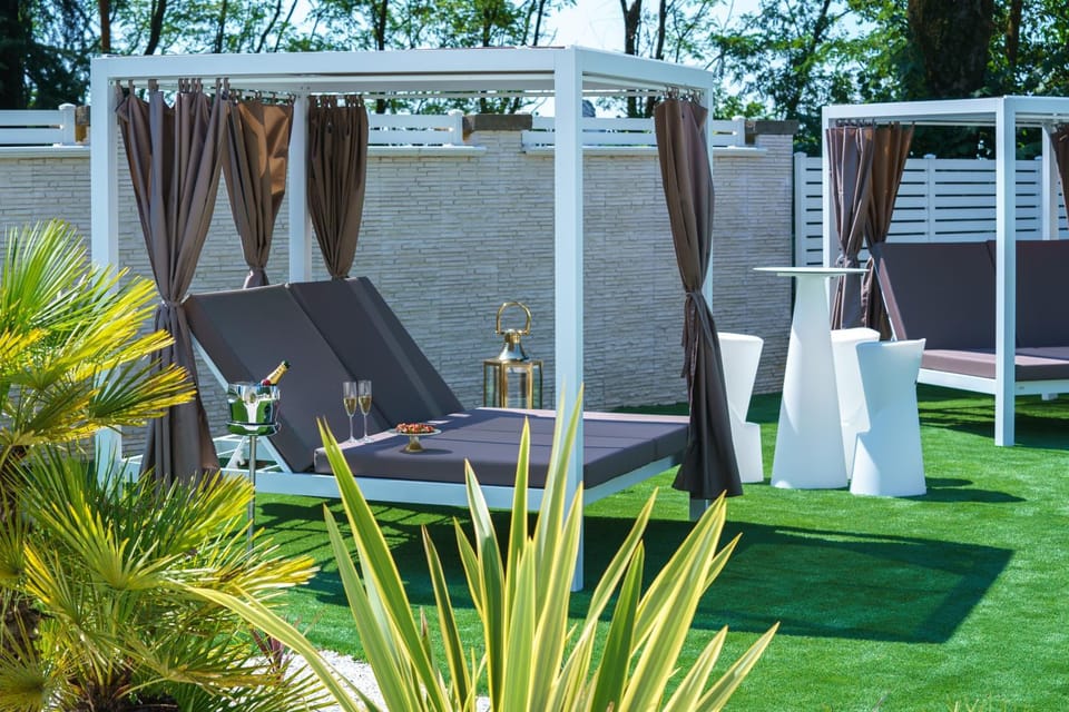 Garden, Garden view, sunbed