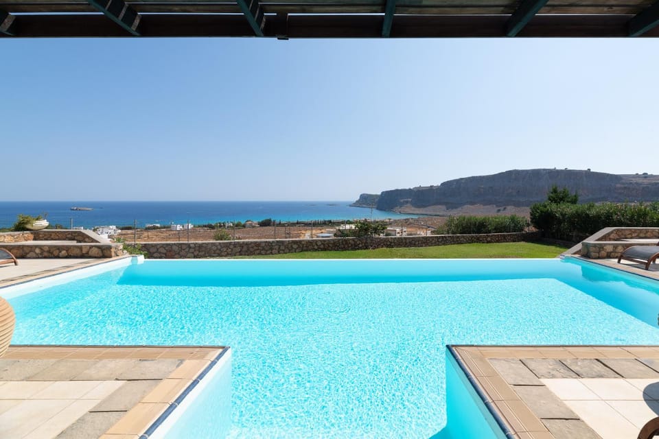 Nearby landmark, Day, Natural landscape, Pool view, Sea view, Swimming pool, Swimming pool