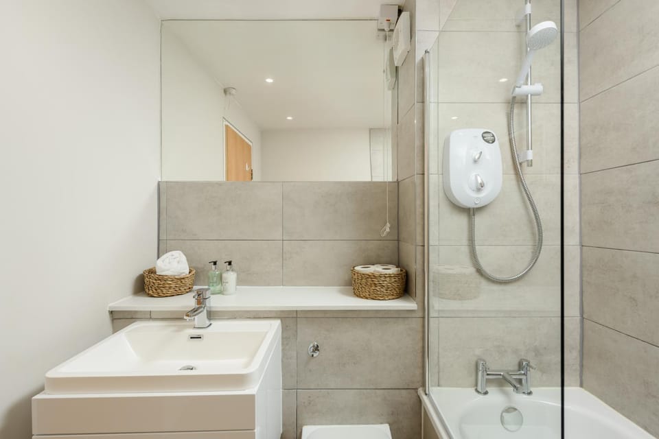Shower, Bathroom, towels