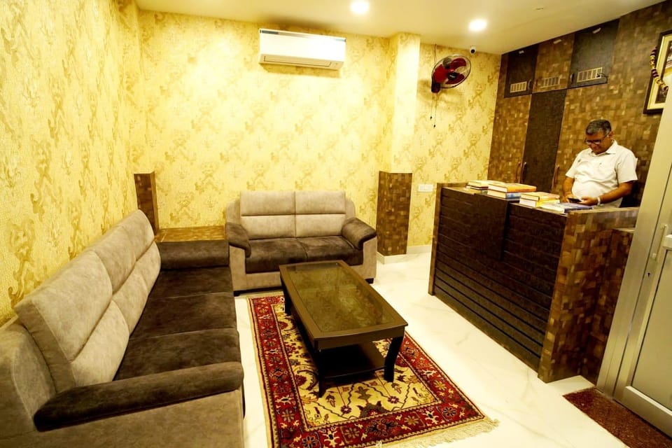 Anand Kanan Bed and Breakfast in Varanasi