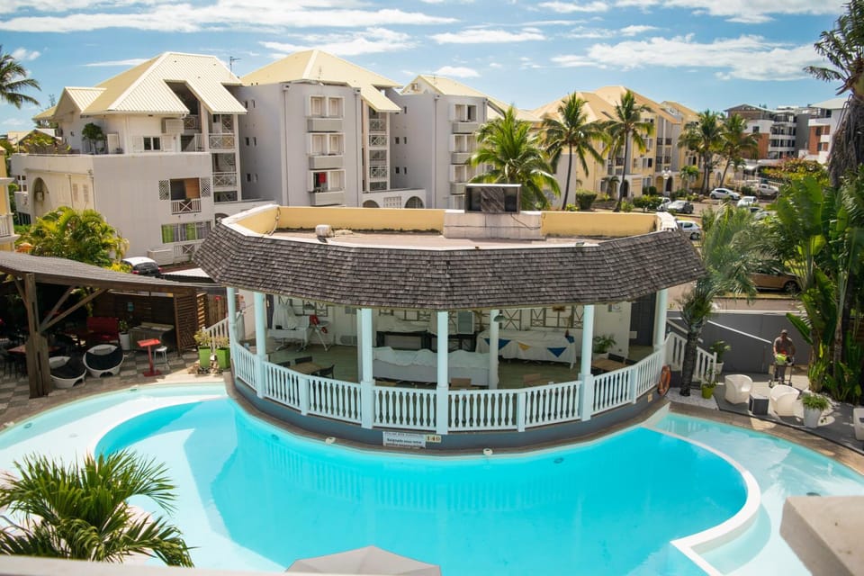 Day, Pool view, Swimming pool, sunbed