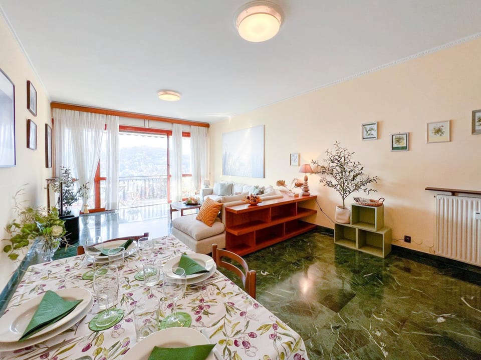 Living room, Photo of the whole room, Seating area
