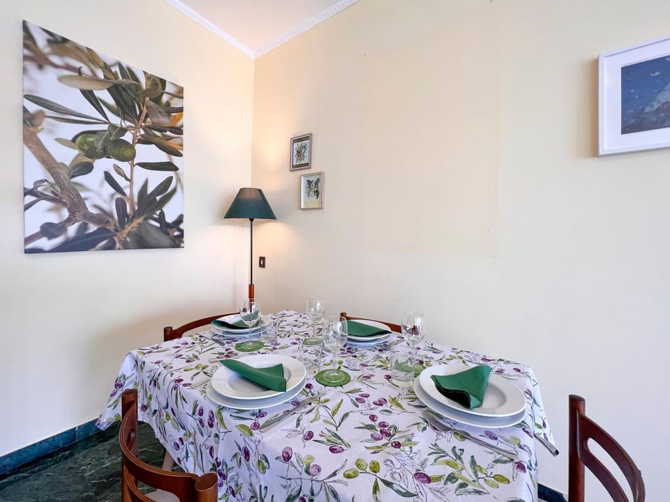 Decorative detail, Dining area