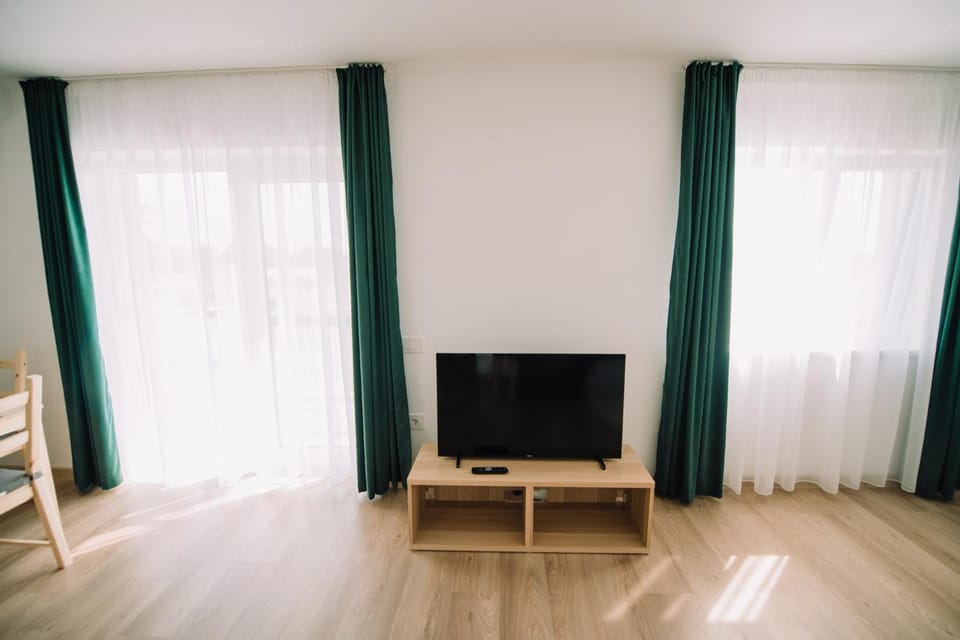 Communal lounge/ TV room, TV and multimedia