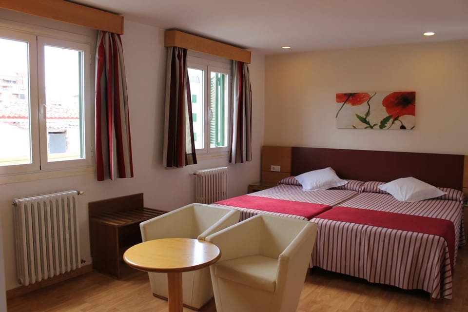 Day, Photo of the whole room