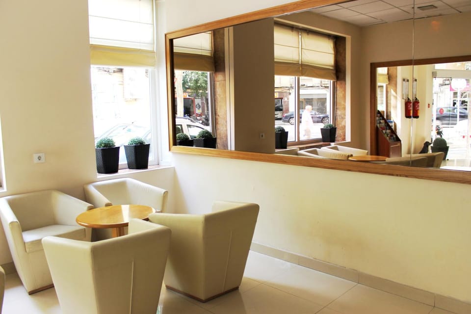 Day, Lobby or reception