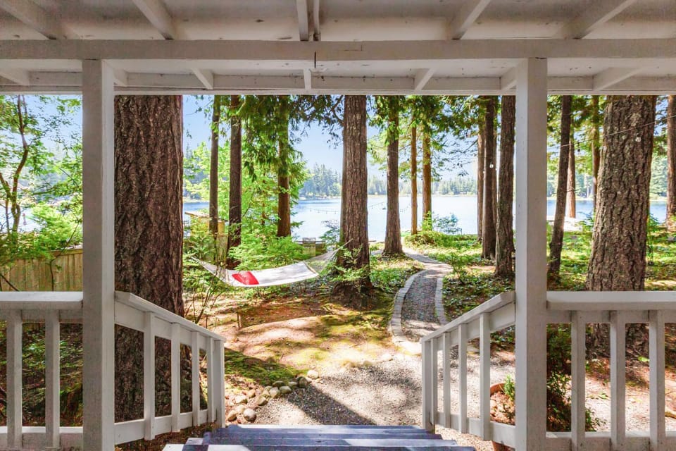 Sunset Chalet at Lake Alice Hotel in King County