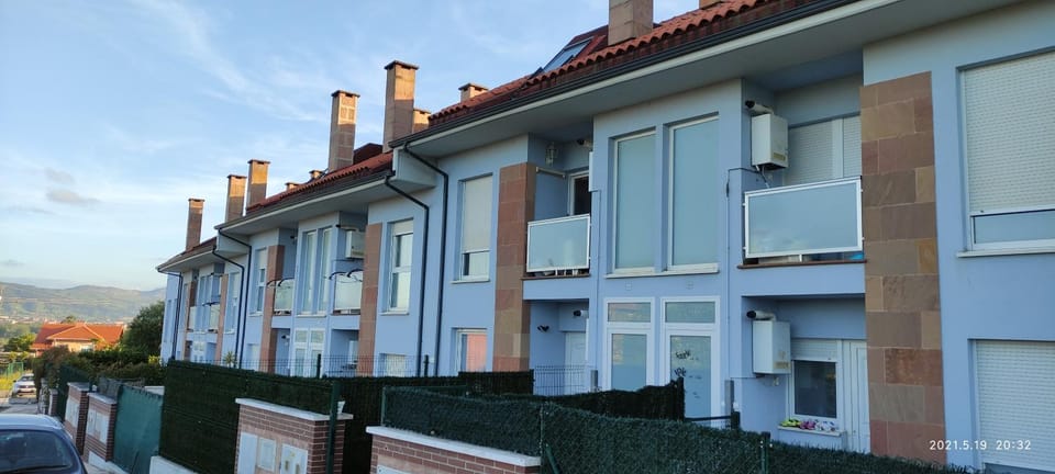 Property building, Neighbourhood