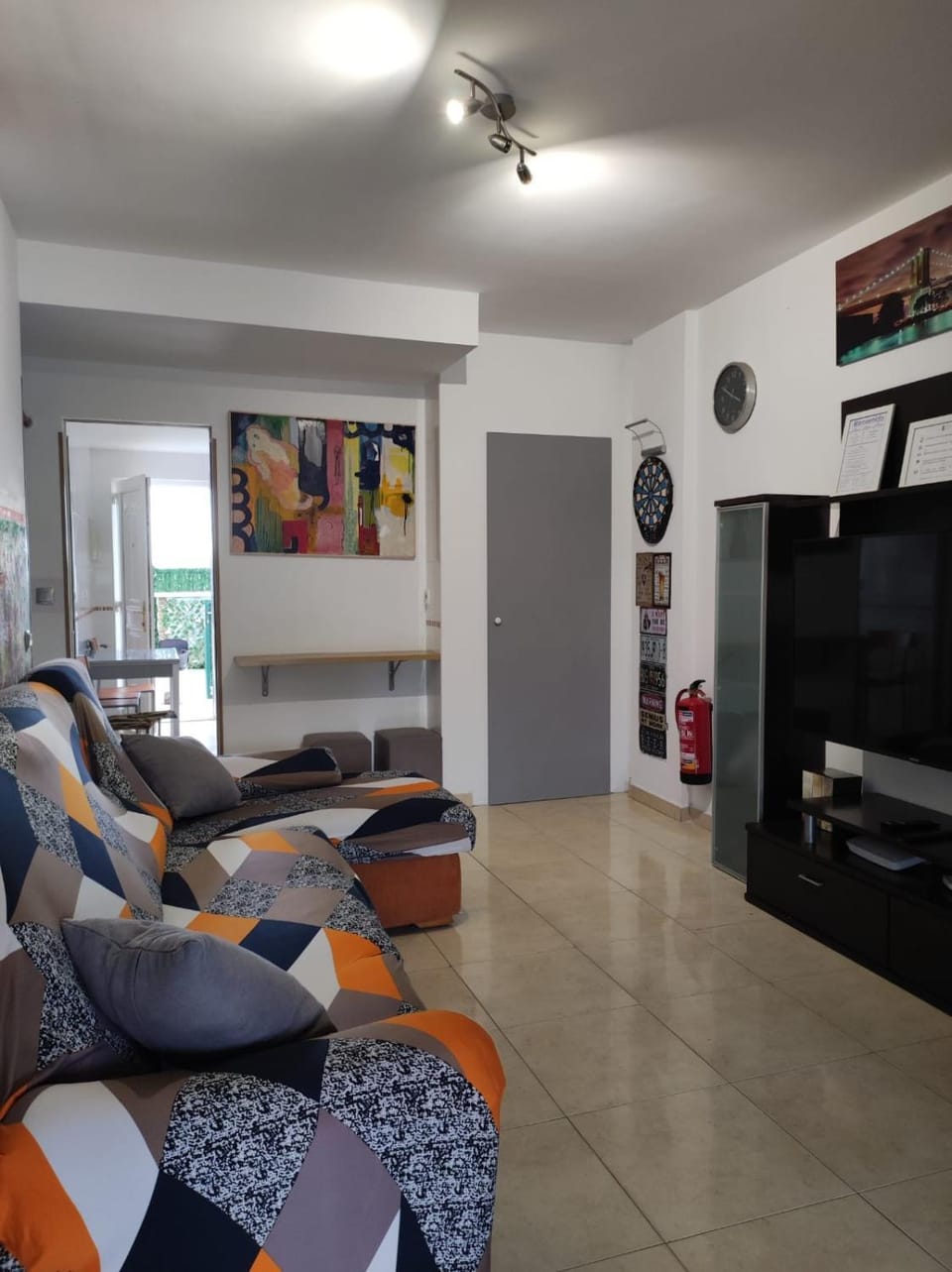 CHALET BAJO CON JARDÍN, PATIO, CENADOR Y BARBACOA. Apartment in Western coast of Cantabria