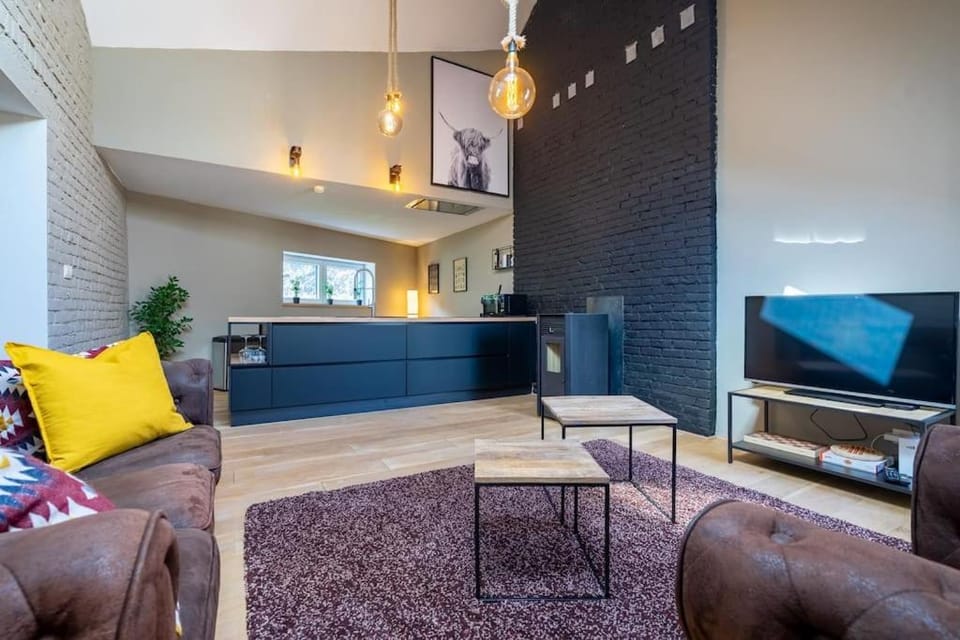 TV and multimedia, Living room