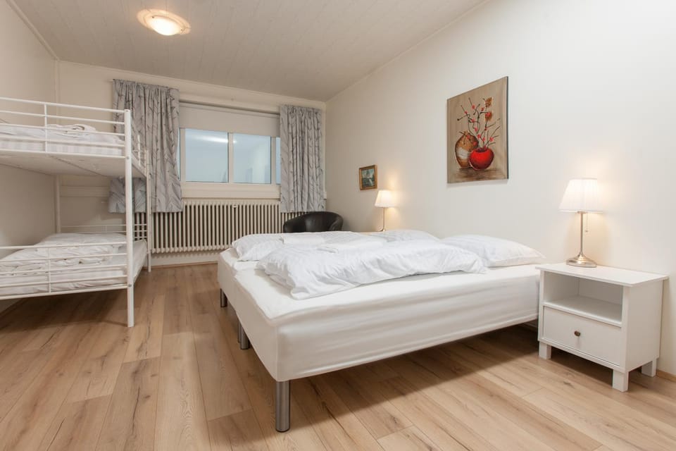 Photo of the whole room, bunk bed