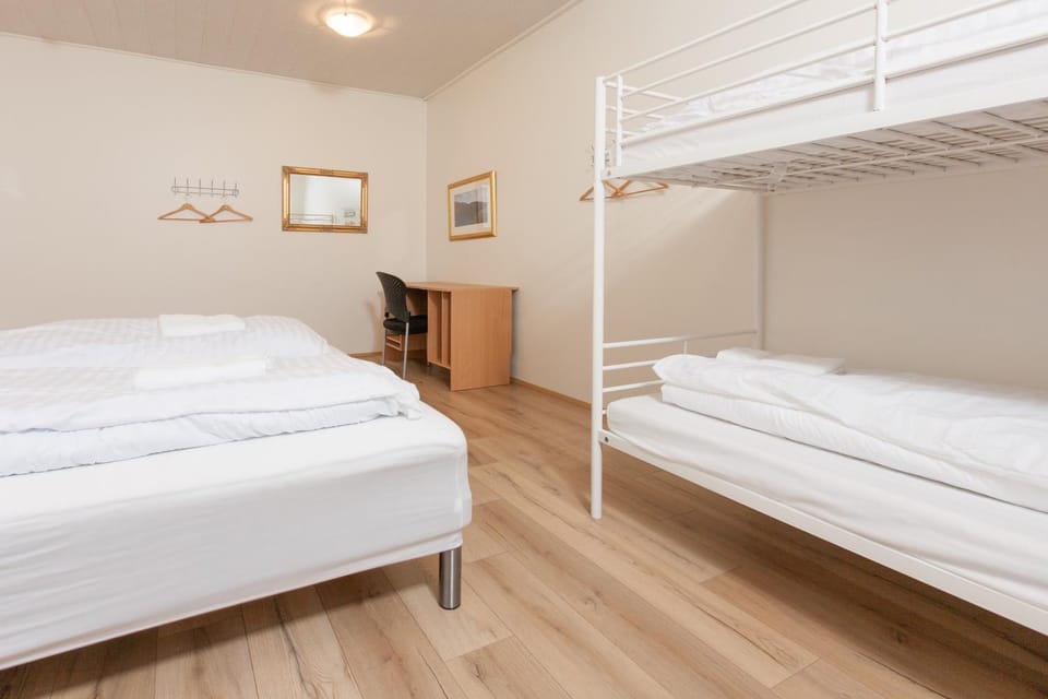 Photo of the whole room, bunk bed