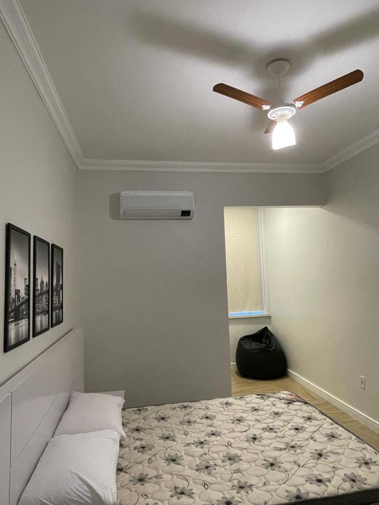 Bedroom, air conditioner