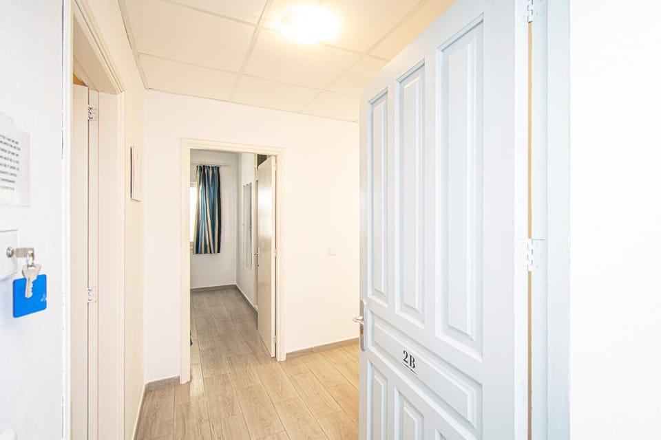 Facade/entrance, Photo of the whole room