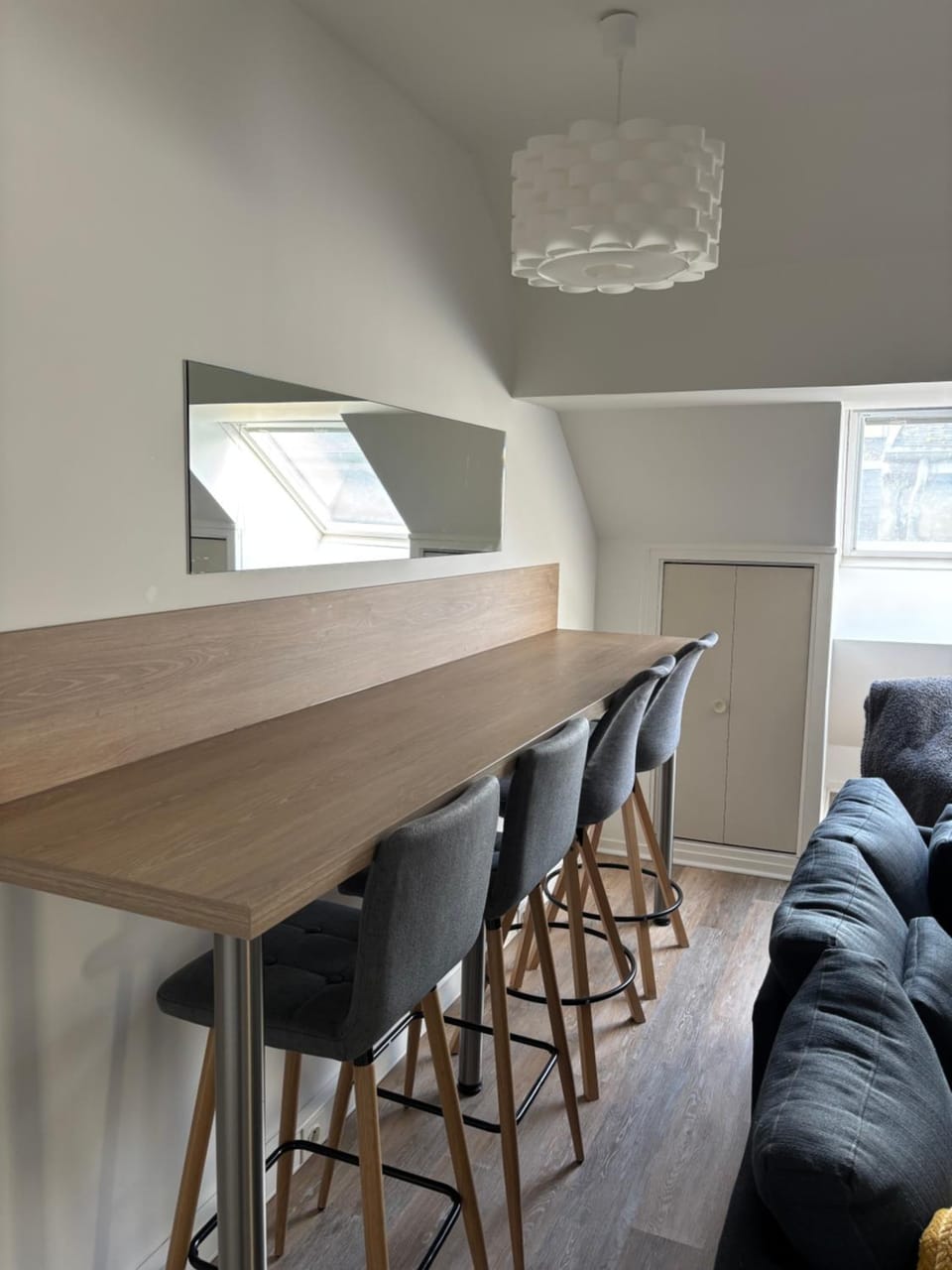 Seating area, Dining area