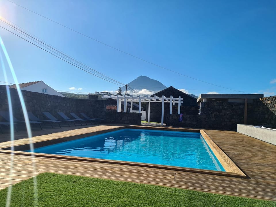 Mountain view, Pool view, Swimming pool