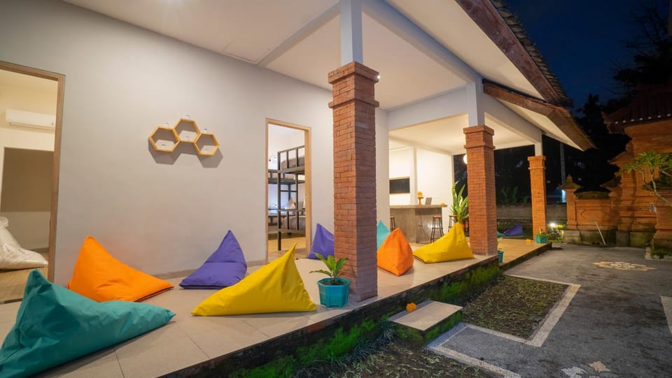 Garden, Seating area, Garden view