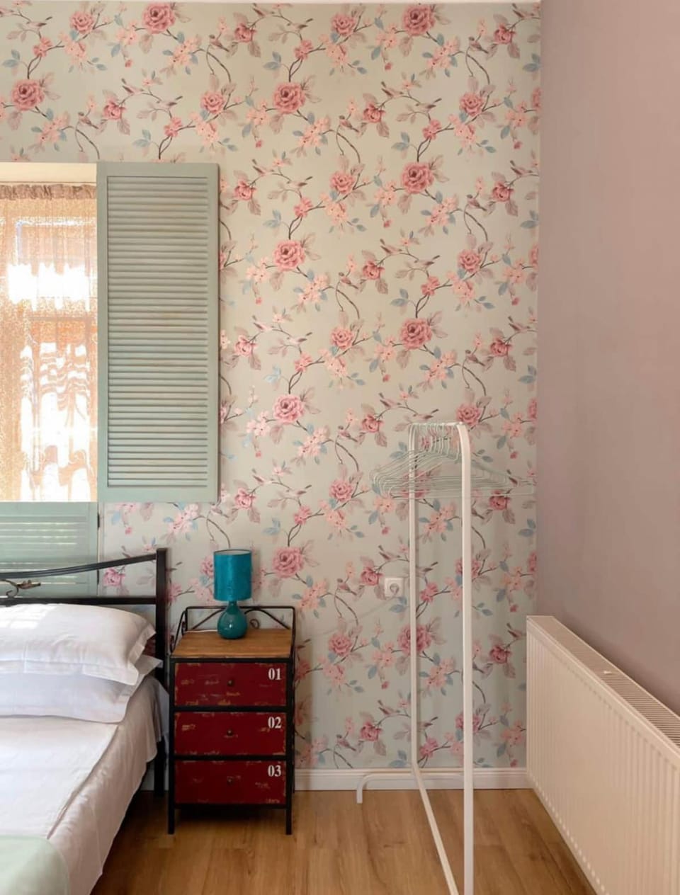 Birdy room in old Tbilisi. Apartment in Tbilisi, Georgia
