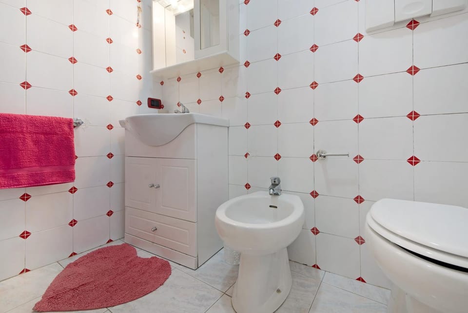 Bathroom, Living room