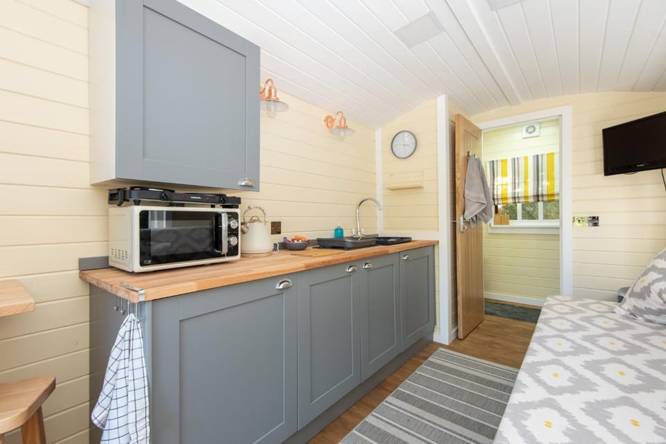 Coffee/tea facilities, Kitchen or kitchenette