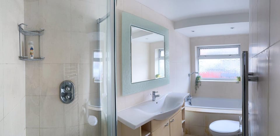 Shower, Toilet, Bathroom, Bath