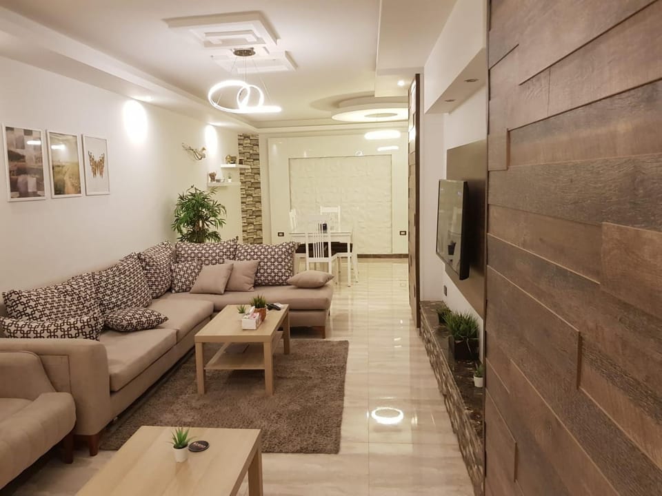TV and multimedia, Living room, Seating area, air conditioner