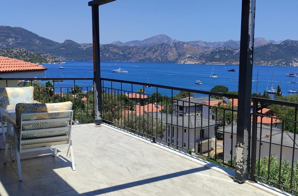 Natural landscape, Balcony/Terrace, Seating area, Sea view