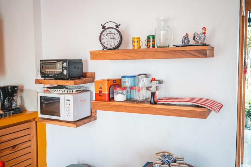 Coffee/tea facilities, Kitchen or kitchenette, minibar, pet friendly, stove, toaster