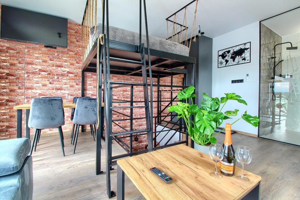 Communal lounge/ TV room, TV and multimedia, Dining area, bunk bed