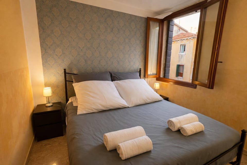 Two steps from Rialto bridge Bed and Breakfast in San Marco