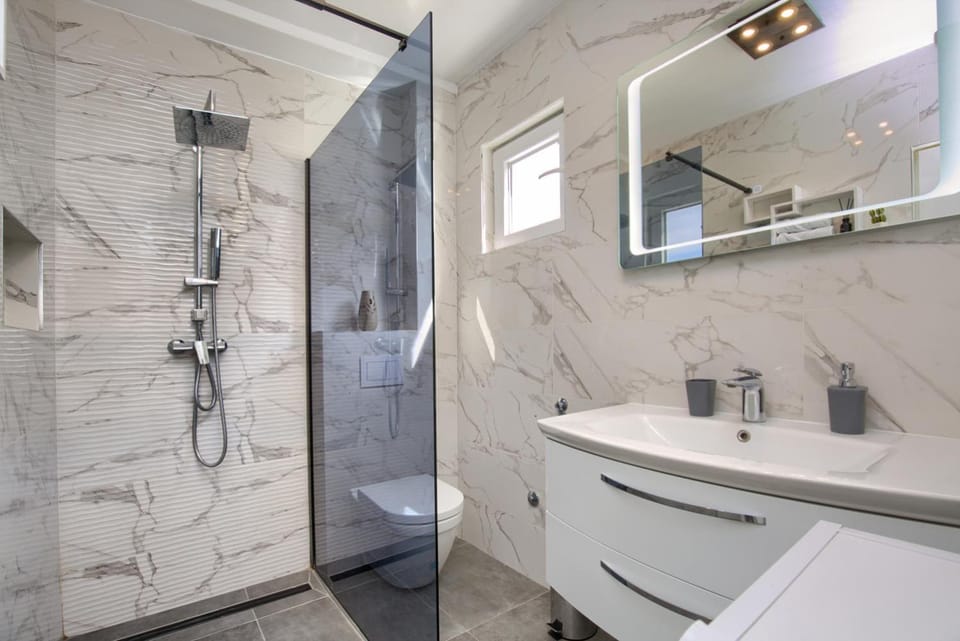 Shower, Toilet, Bathroom
