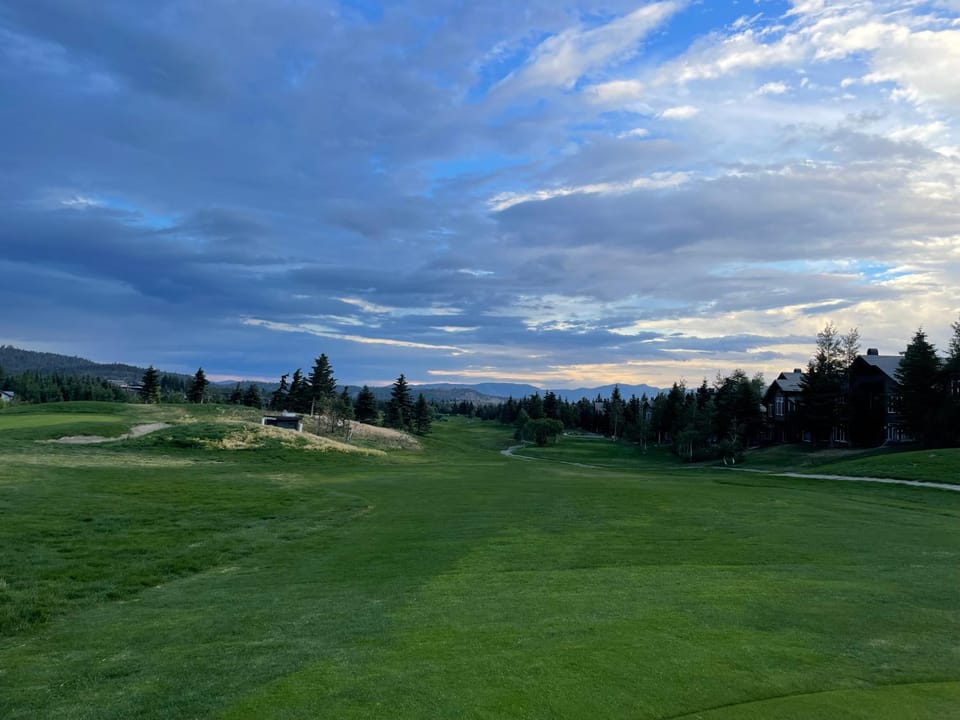 Golfcourse, Mountain view