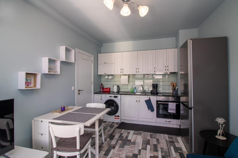 Kitchen or kitchenette, Dining area, pet friendly, stove