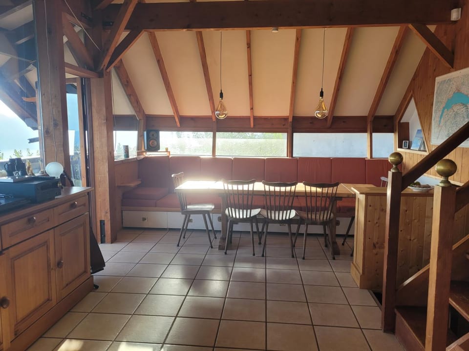 Living room, Dining area