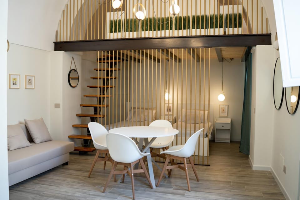 Photo of the whole room, Dining area, Lunch