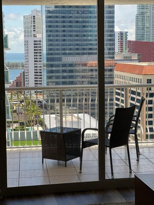 Amazing 1 Bed 1 Bath • Brickell • City & Bay View Apartment in Brickell