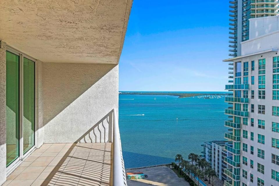 Amazing 1 Bed 1 Bath • Brickell • City & Bay View Apartment in Brickell