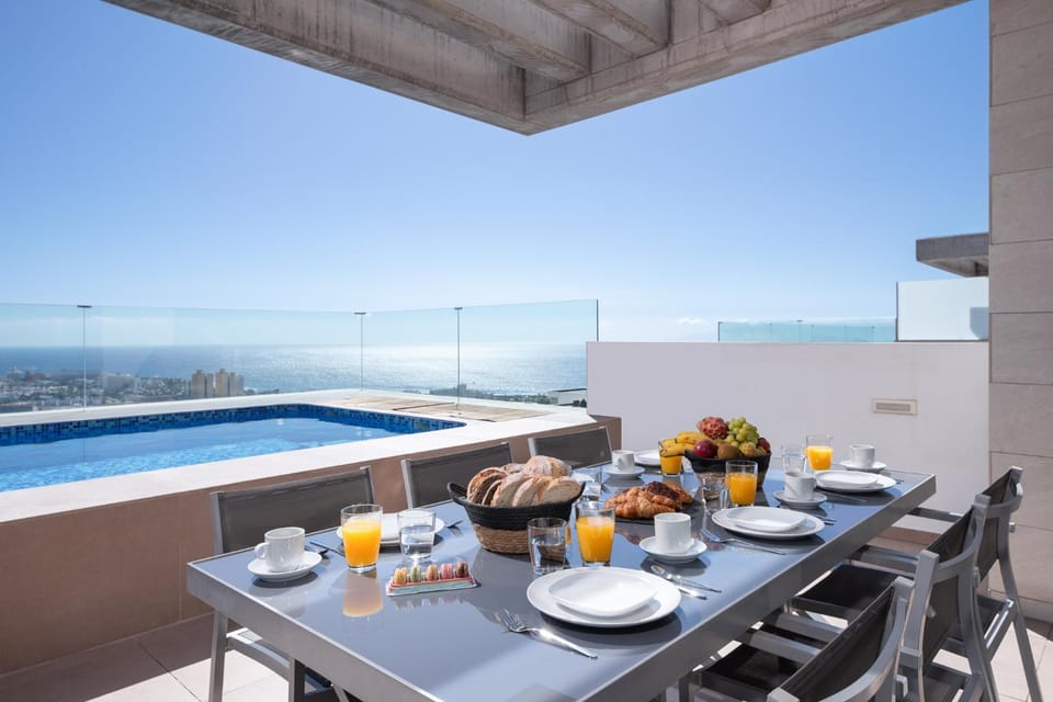 Day, View (from property/room), Balcony/Terrace, Food and drinks, Dining area, Food, Pool view, Sea view, Swimming pool, Breakfast, Drinks