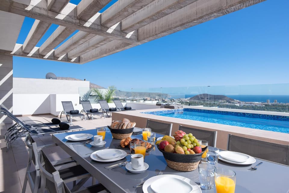 Day, View (from property/room), Balcony/Terrace, Food and drinks, Dining area, Food, Pool view, Sea view, Swimming pool, Breakfast, Continental breakfast, Drinks, sunbed
