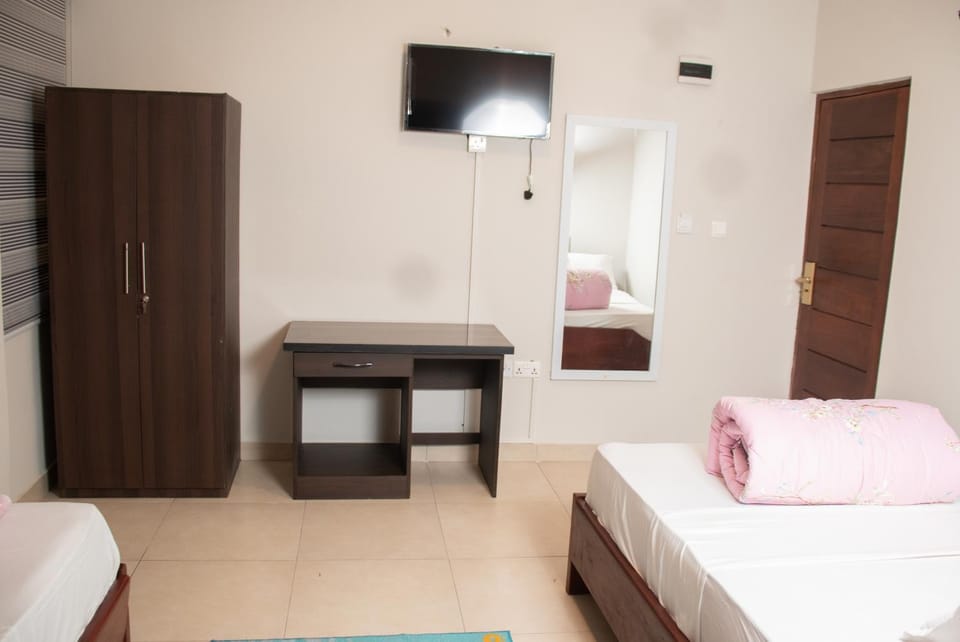 Bed, Living room, Bedroom, wardrobe