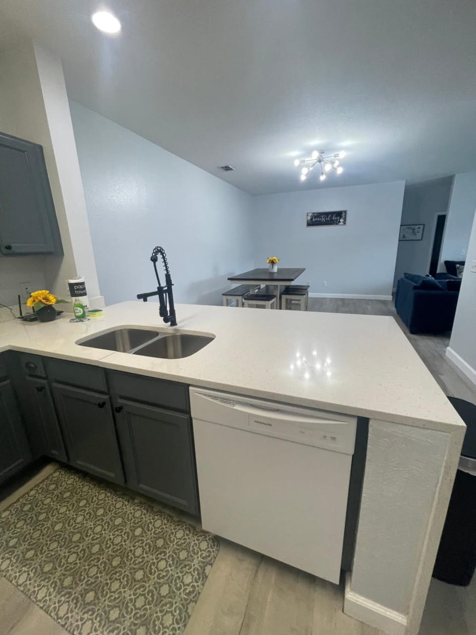15 minutes way from Disney Condo Resort Pool Sleeps 10 Apartment in Four Corners