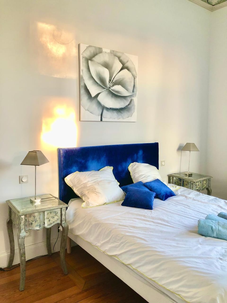 Bed, Photo of the whole room