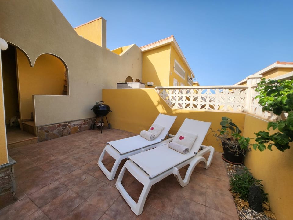 Balcony/Terrace, sunbed