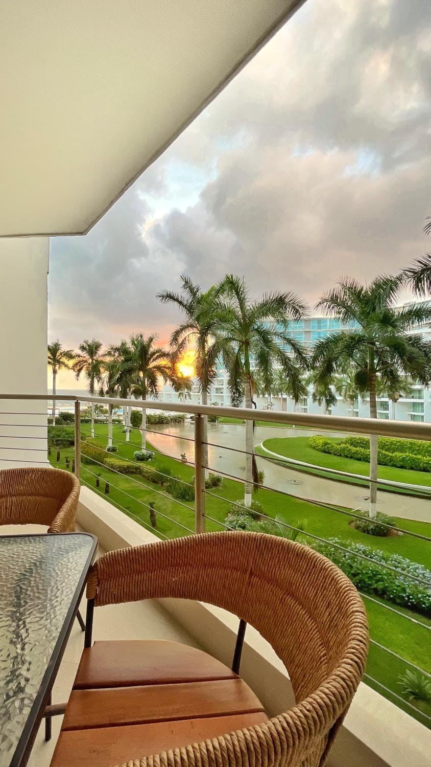 Garden, Balcony/Terrace, Living room, Garden view