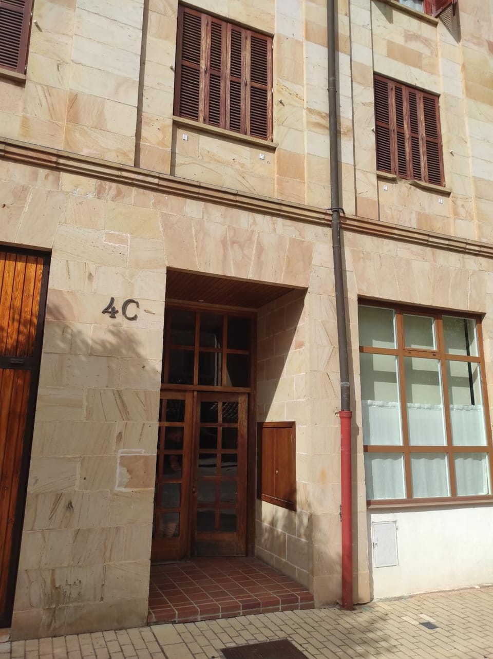 Facade/entrance