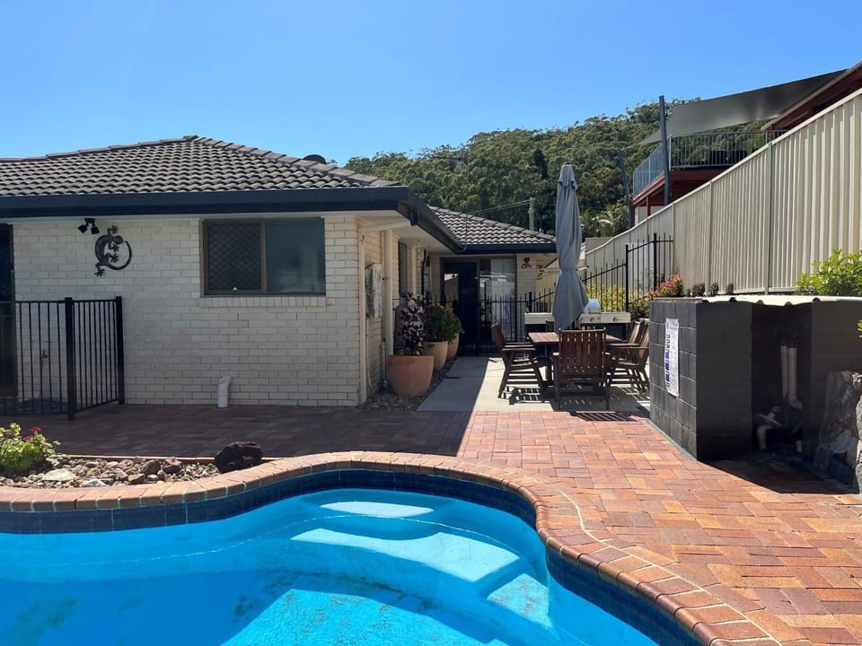 35 Rumbalara Avenue Rainbow Beach Pool Aircon Pets Welome House in Rainbow Beach
